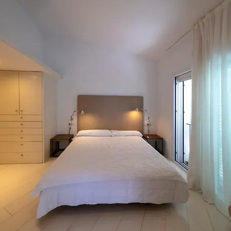 Cadaques White Sea Apartments شقة *