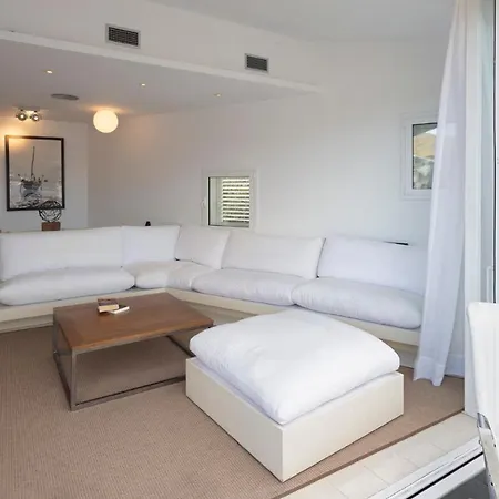 Cadaques White Sea Apartments Apartment